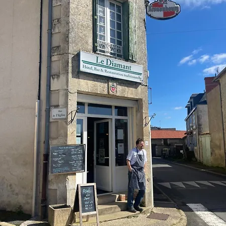 Le Diamant Chambrés Inn